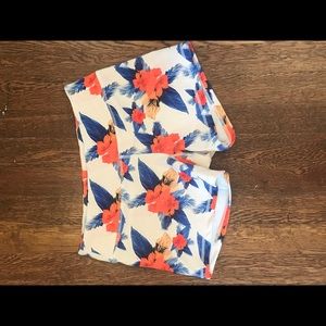 Born Primitive size small floral shorts worn once